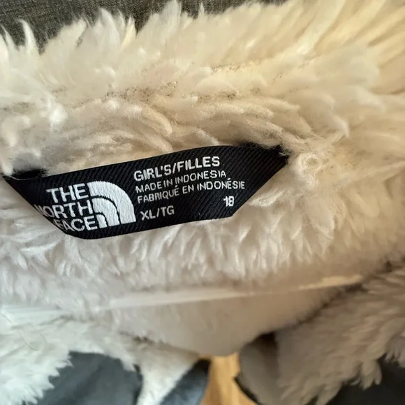 The North Face Kids Gray Puffer Jacket - Picture 4 of 6